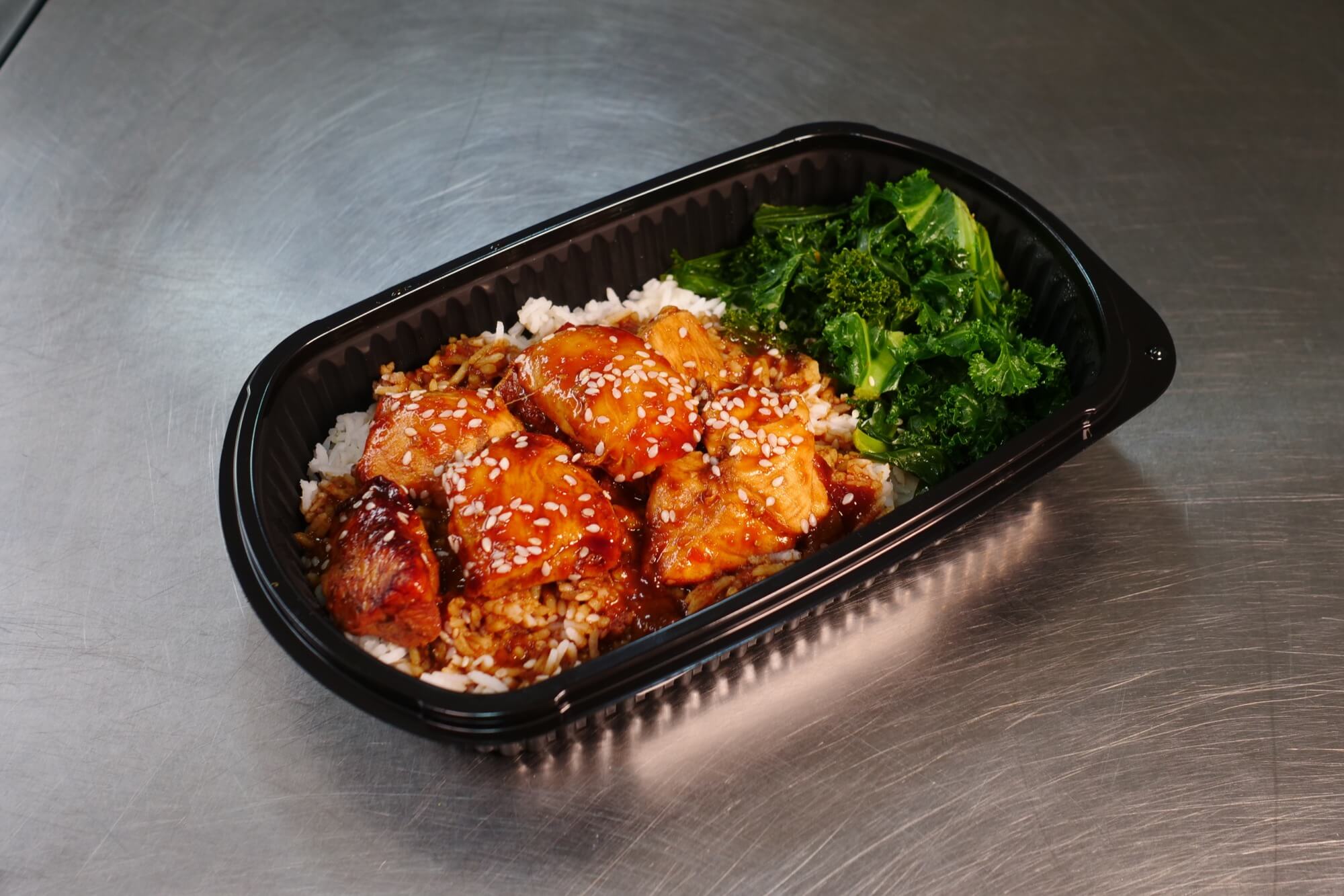 Slow cooked teriyaki chicken served on basmati rice. Enzo Nutrition